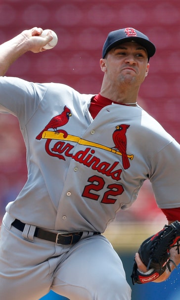 Goldschmidt homers, Cardinals edge Reds 5-4 to stay in 1st